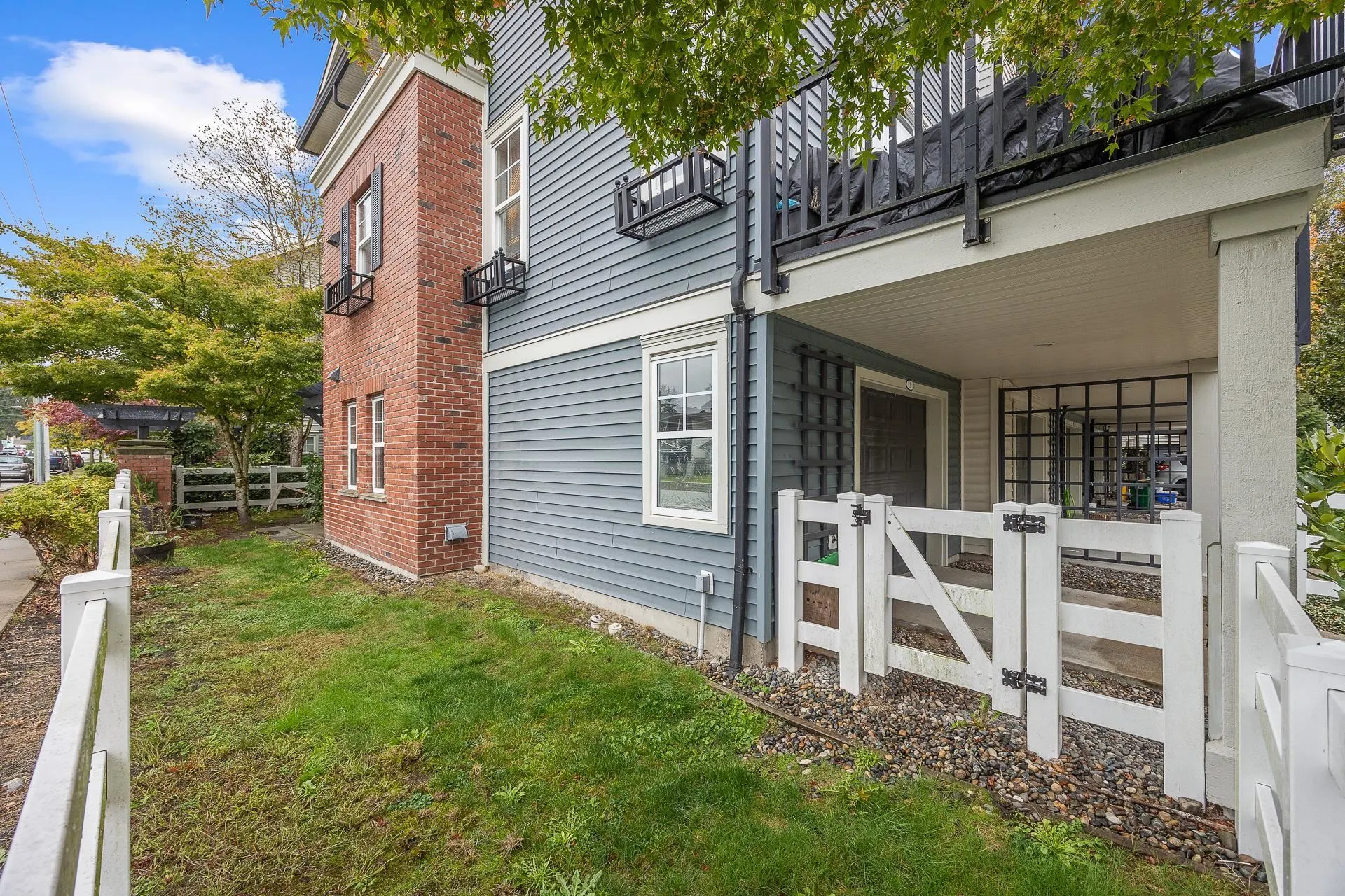 5 2495 Davies Avenue