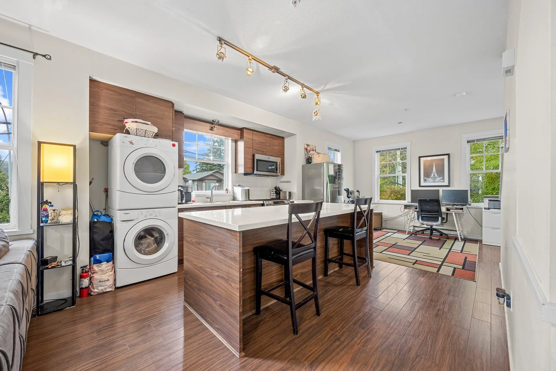 5 2495 Davies Avenue