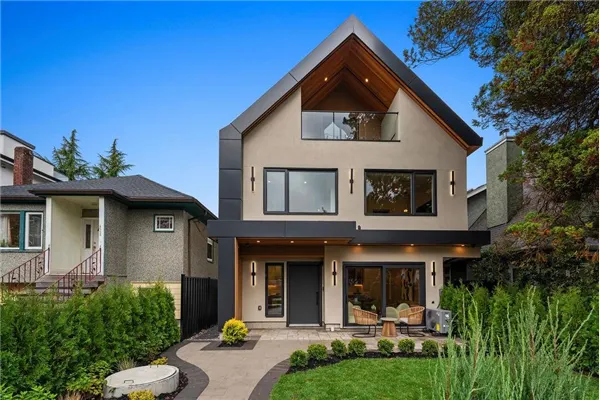 1 4549 W 11th Avenue