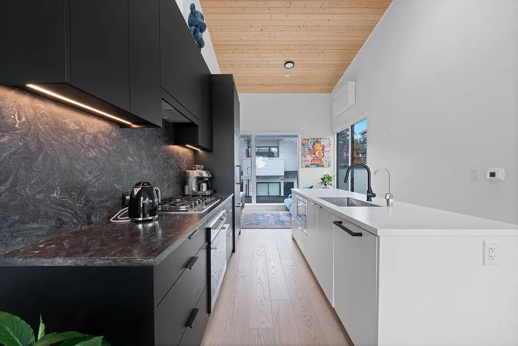 201 650 E 2nd Street