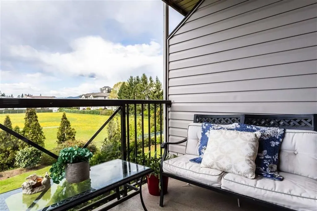 216 32725 George Ferguson Way