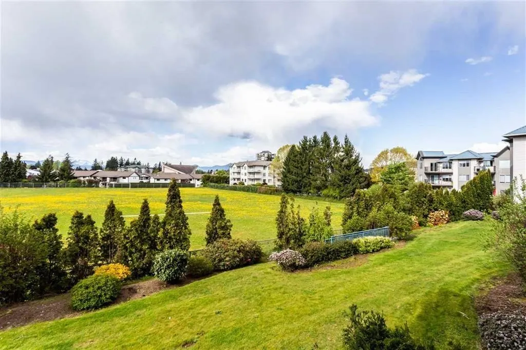 216 32725 George Ferguson Way