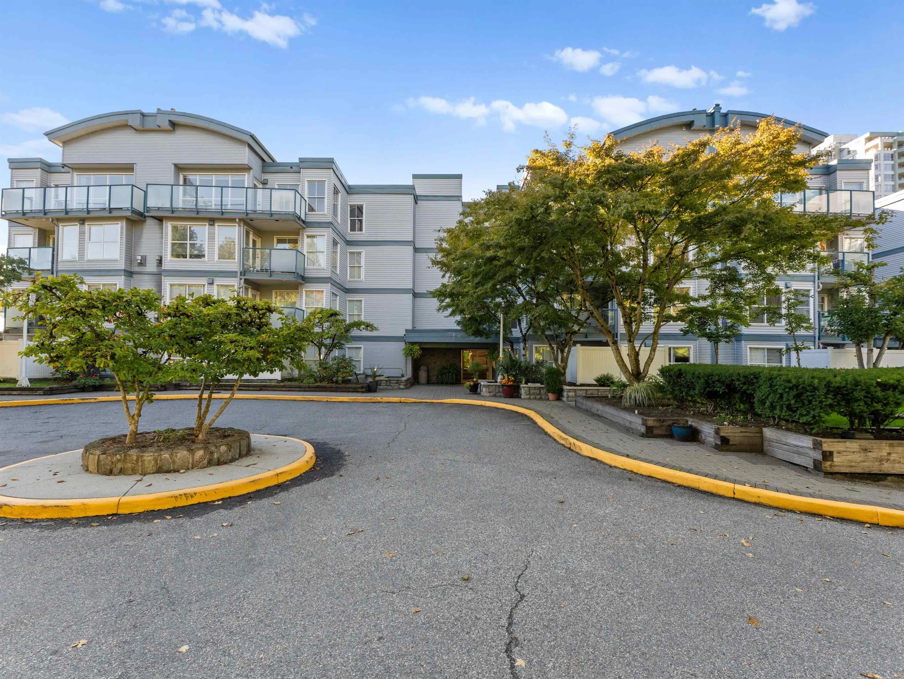 110 14885 100 Avenue