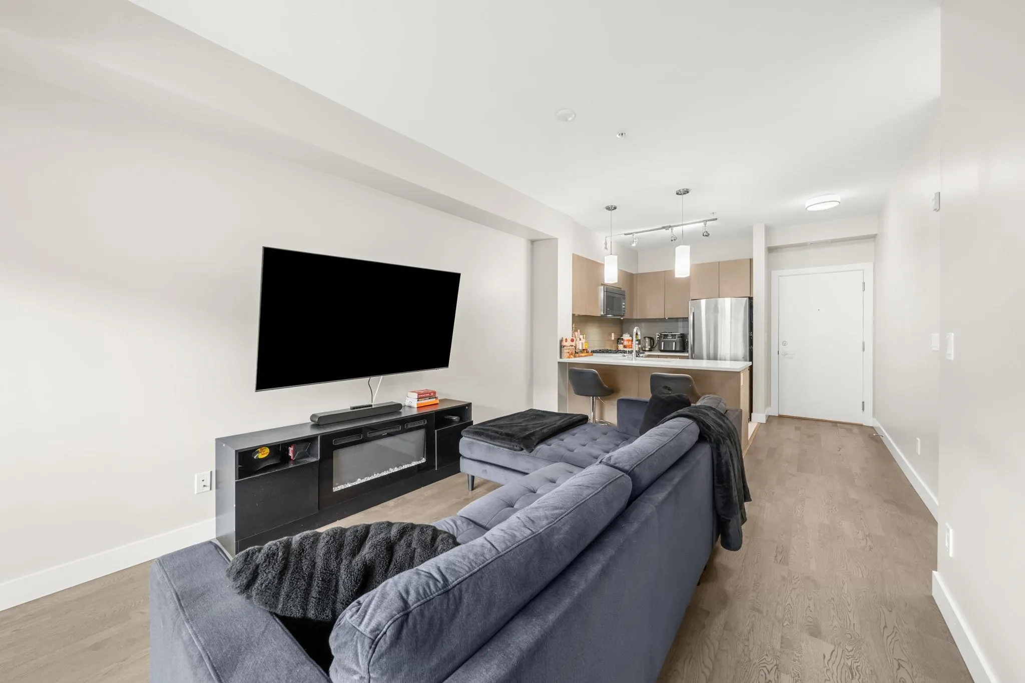 313 10155 River Drive