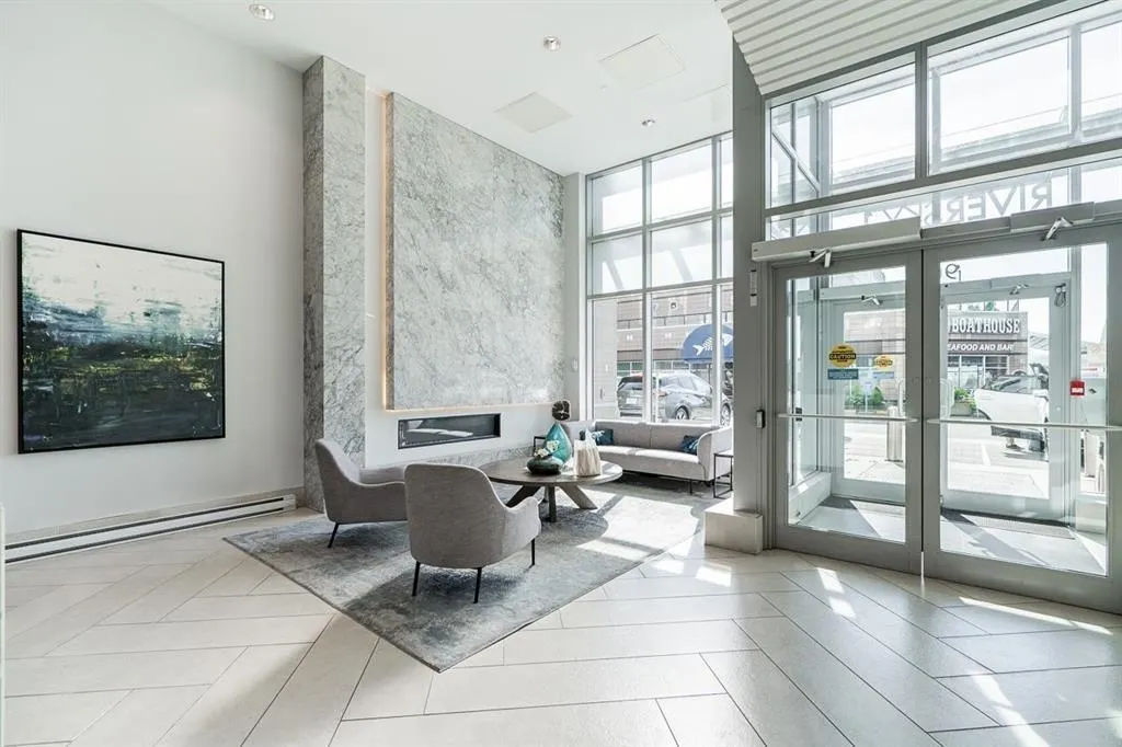 3203 908 Quayside Drive