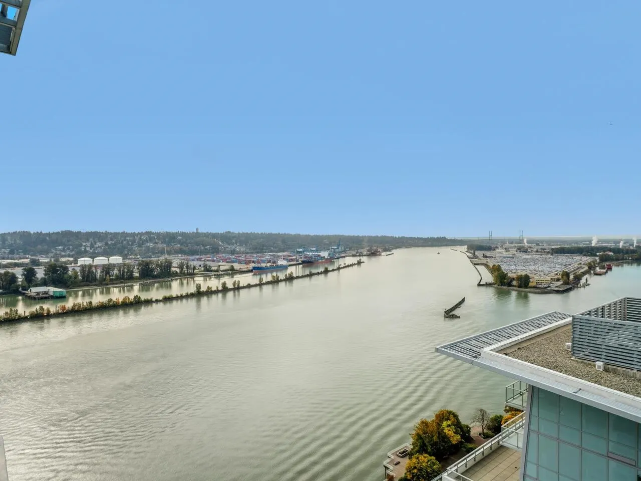 3203 908 Quayside Drive