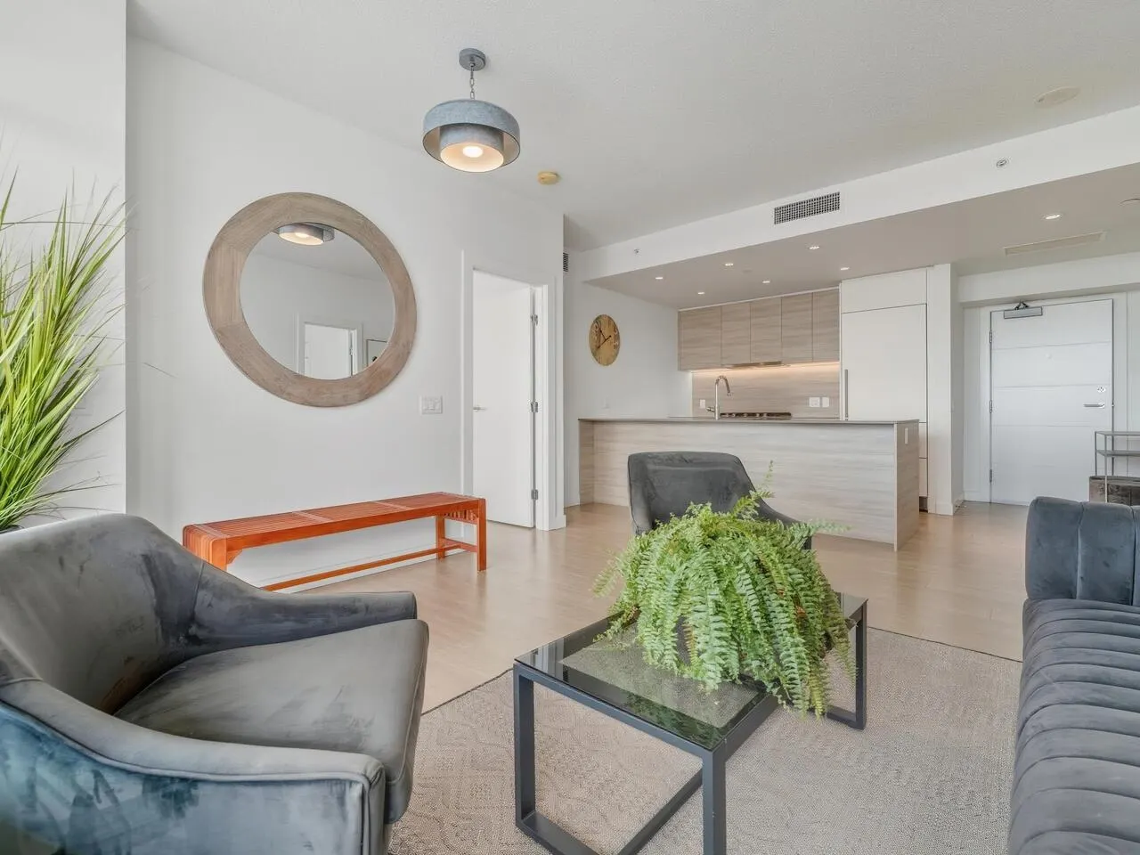 3203 908 Quayside Drive