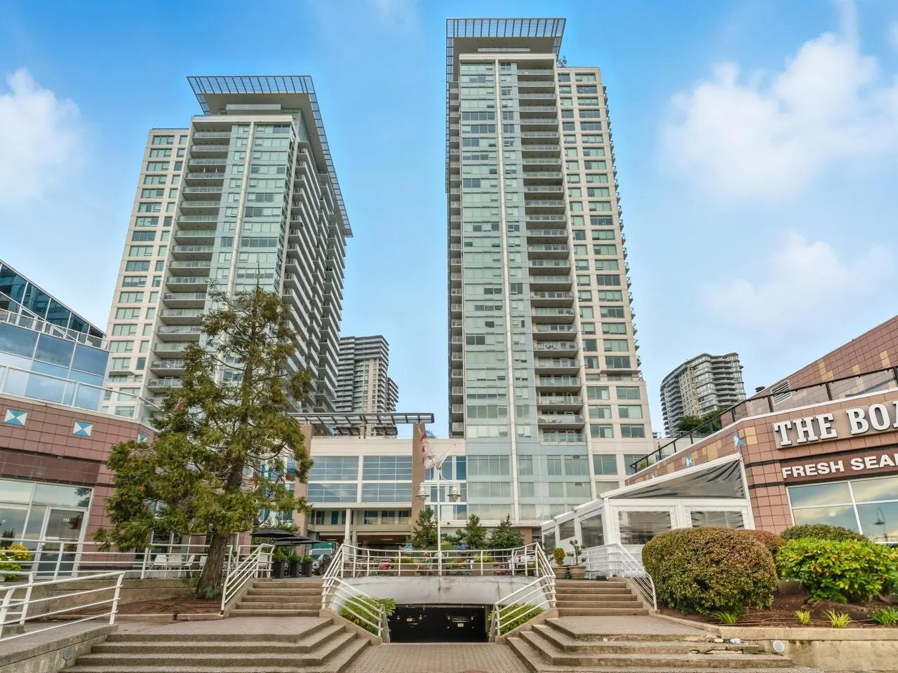 3203 908 Quayside Drive