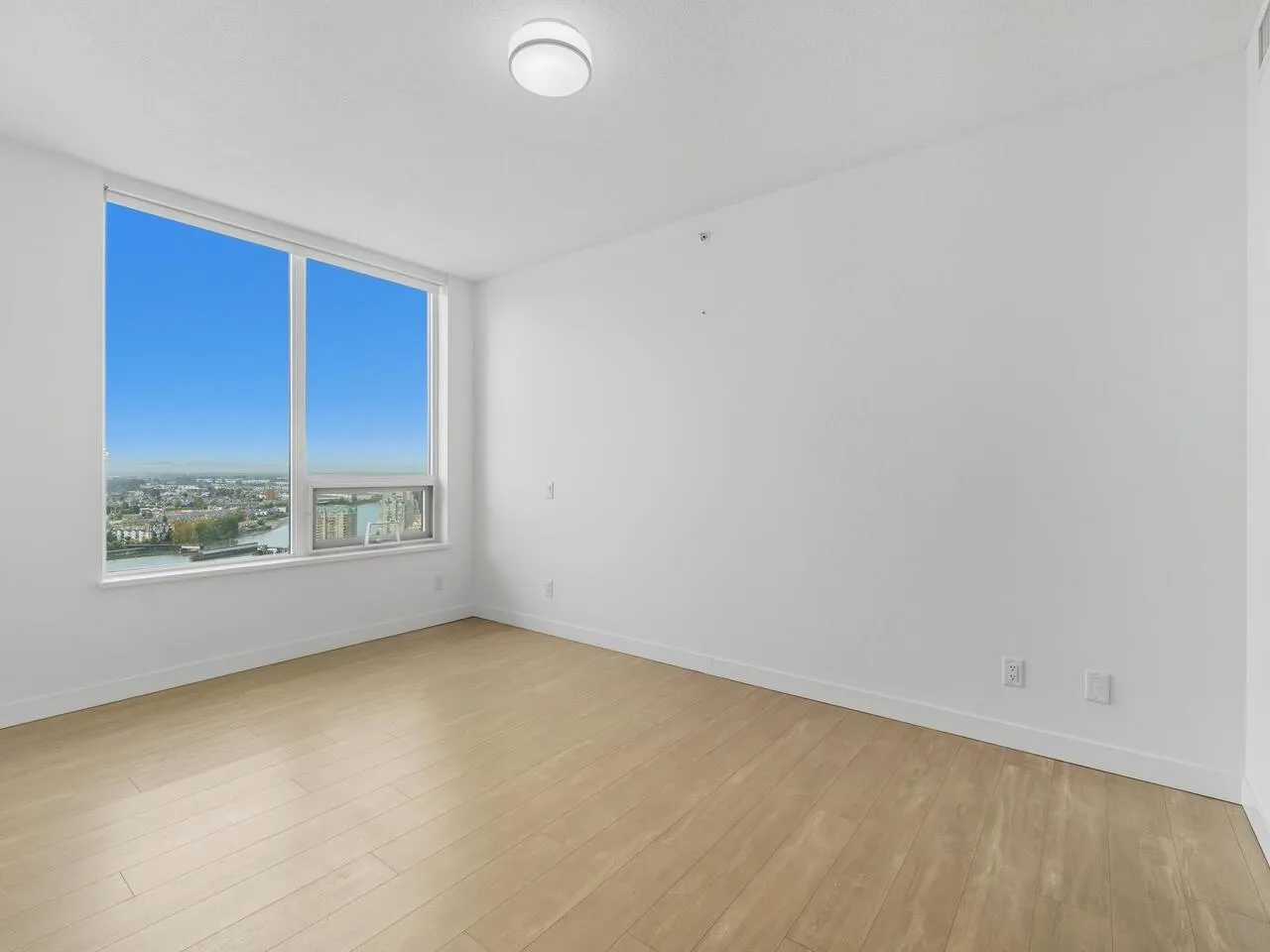 3203 908 Quayside Drive