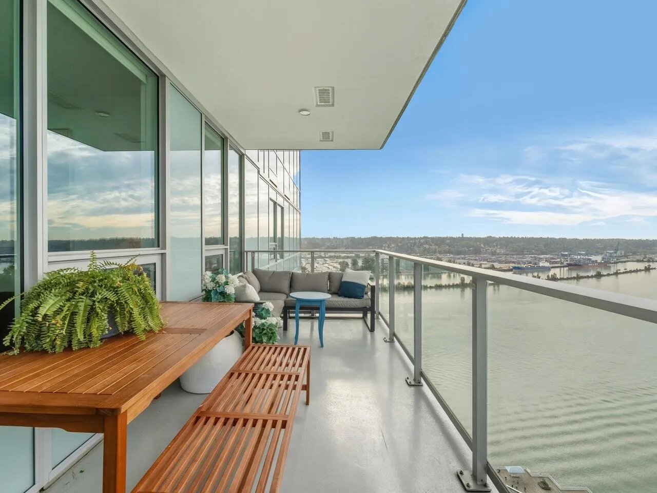 3203 908 Quayside Drive