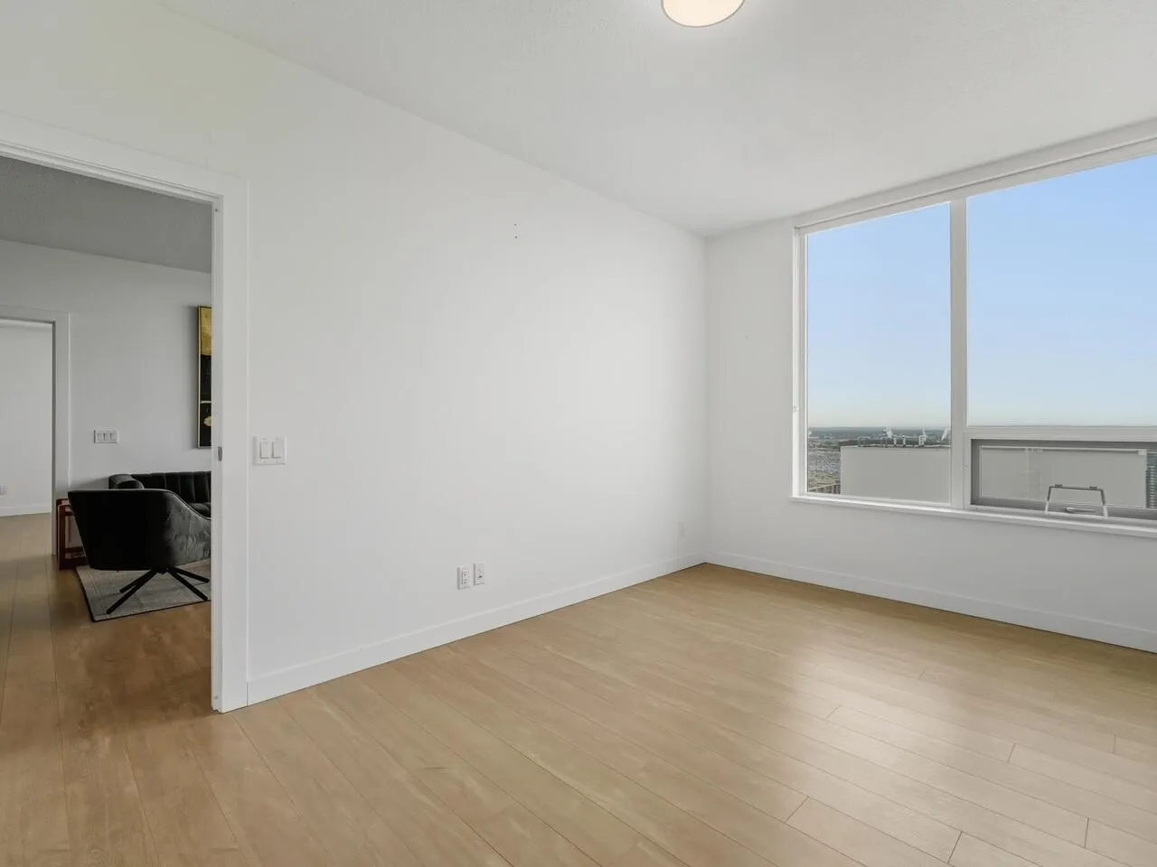 3203 908 Quayside Drive