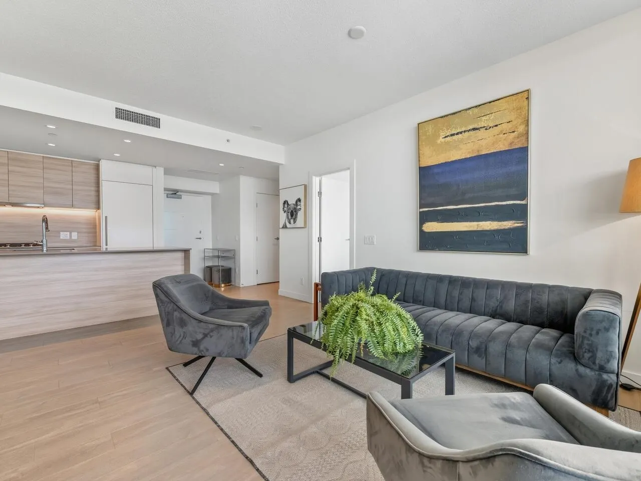 3203 908 Quayside Drive