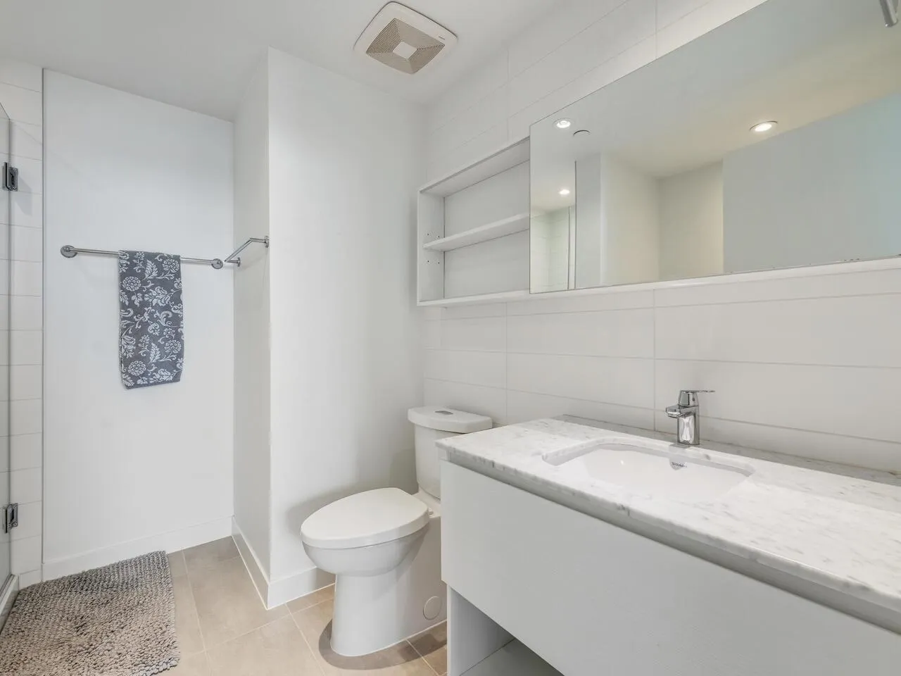 3203 908 Quayside Drive