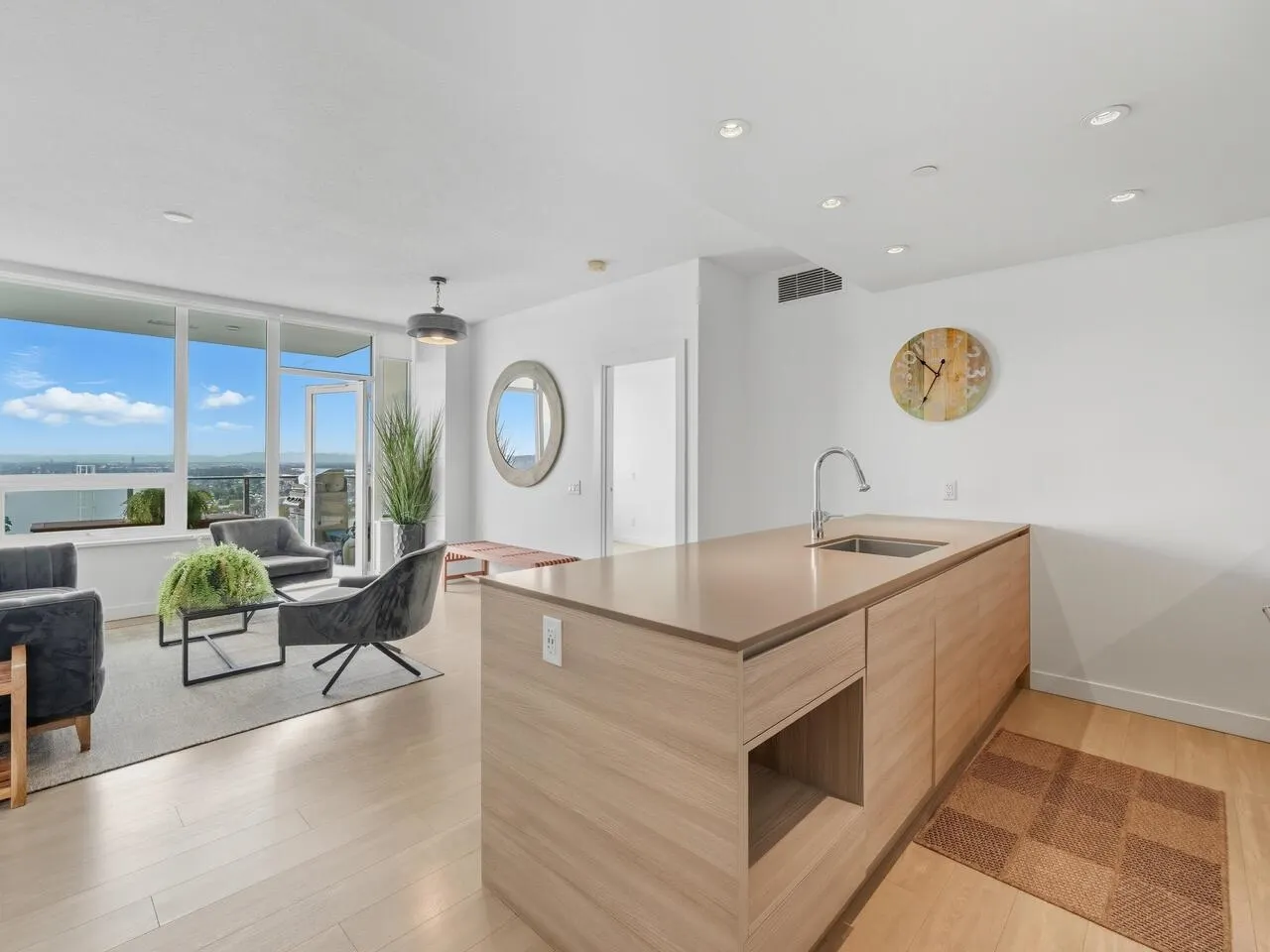 3203 908 Quayside Drive