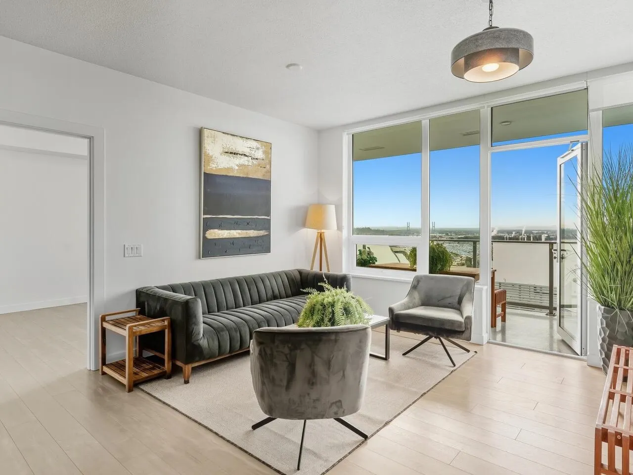 3203 908 Quayside Drive