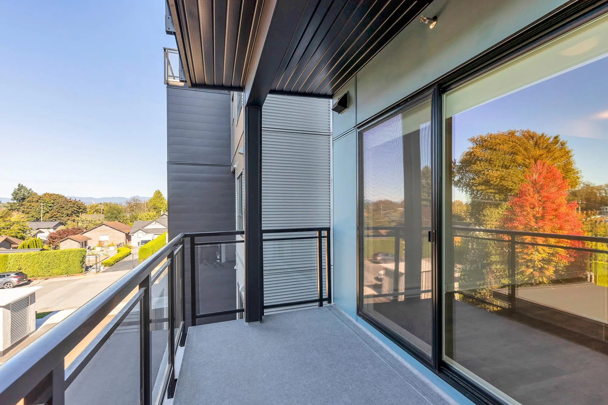 304 33886 Pine Street