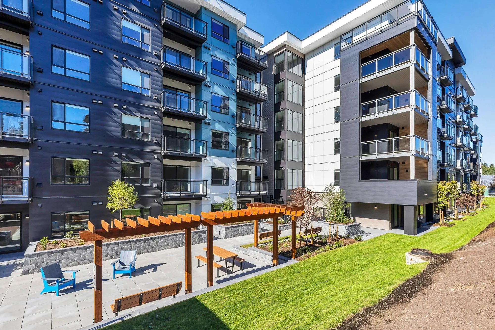 304 33886 Pine Street