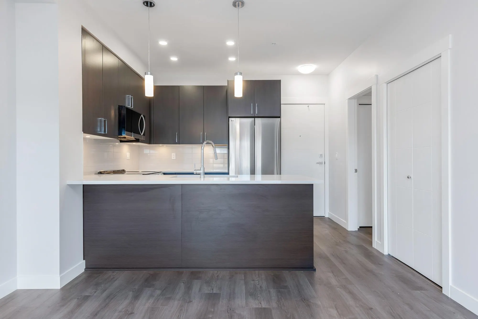 304 33886 Pine Street