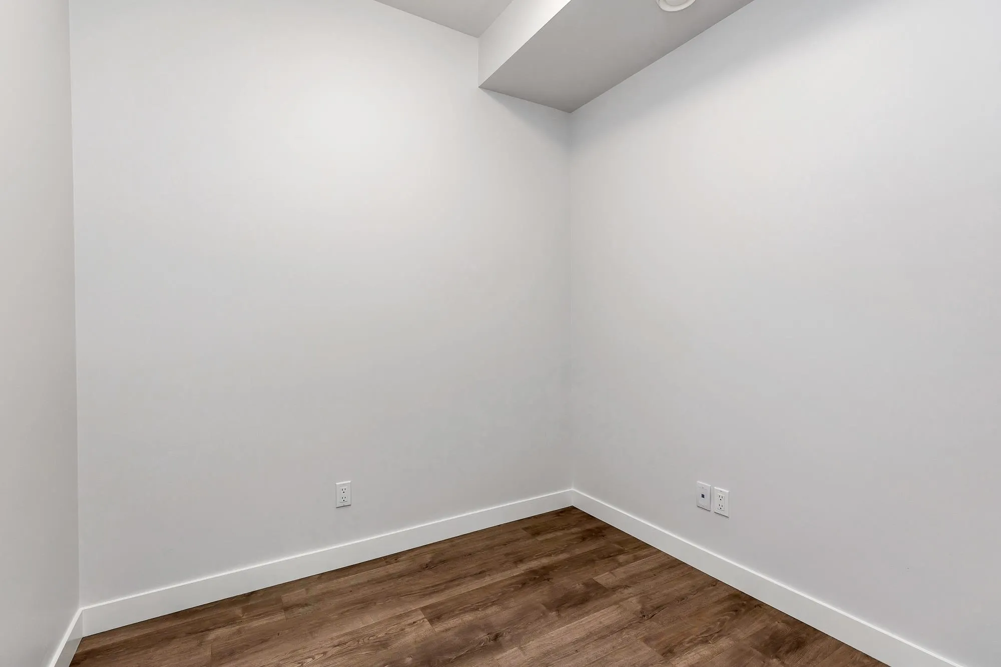 304 33886 Pine Street