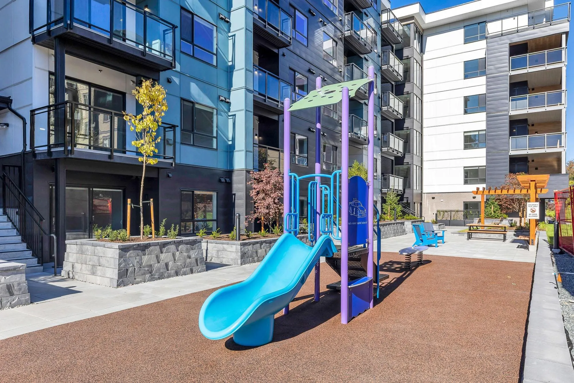 304 33886 Pine Street