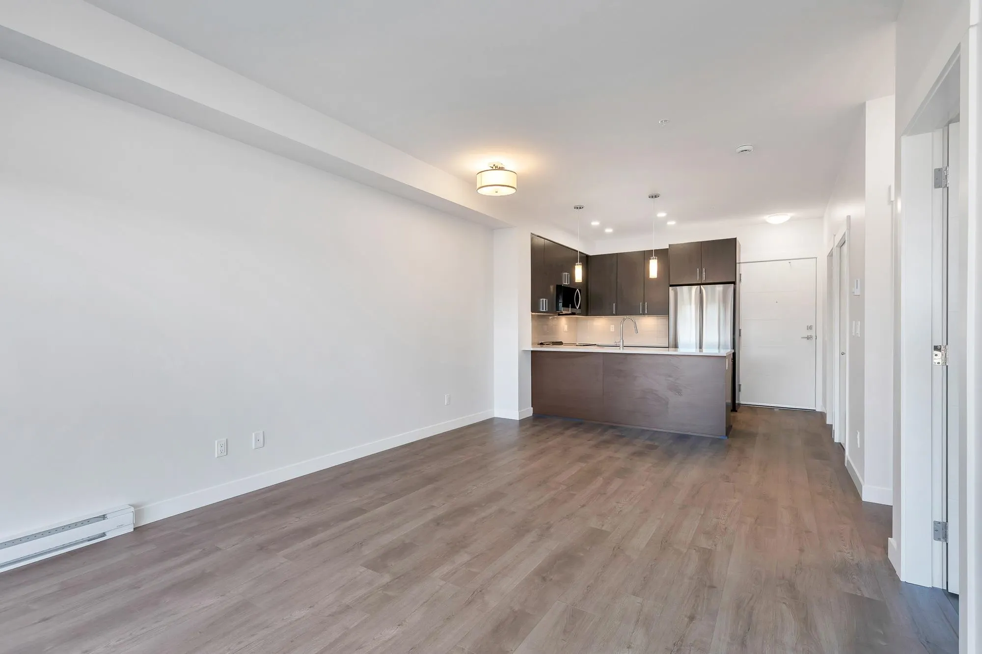 304 33886 Pine Street