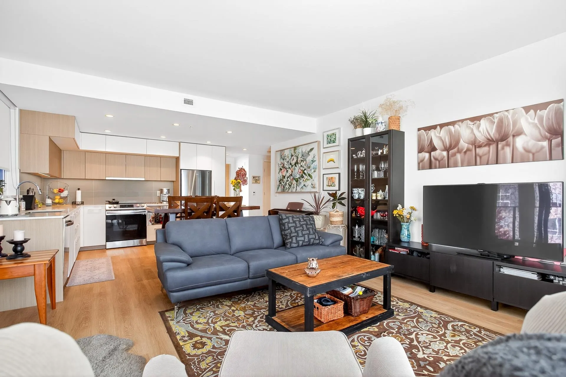 410 9888 University Crescent