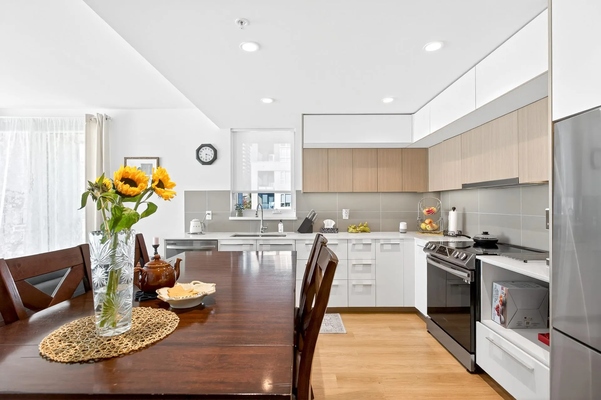 410 9888 University Crescent