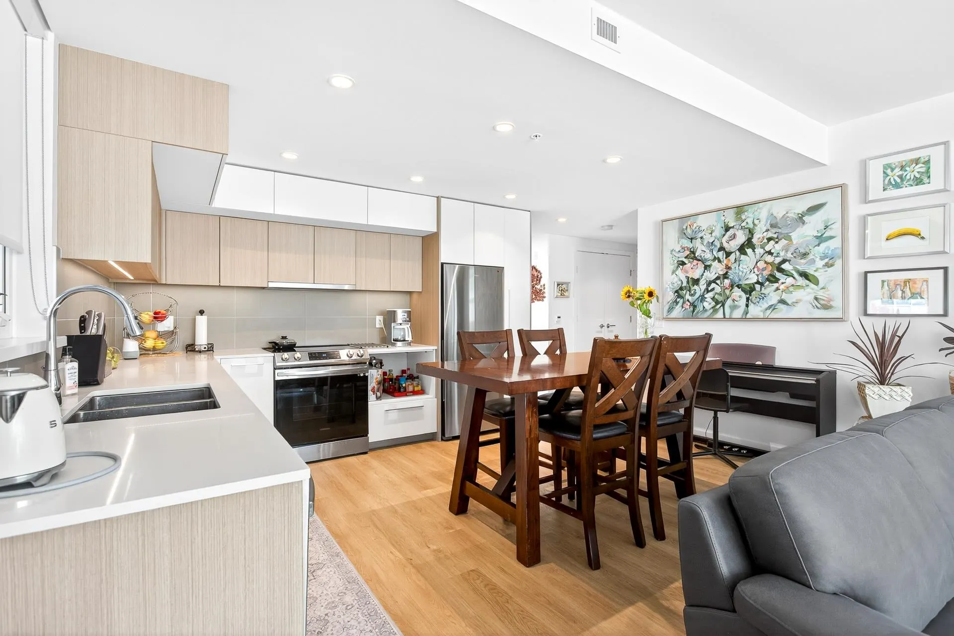 410 9888 University Crescent