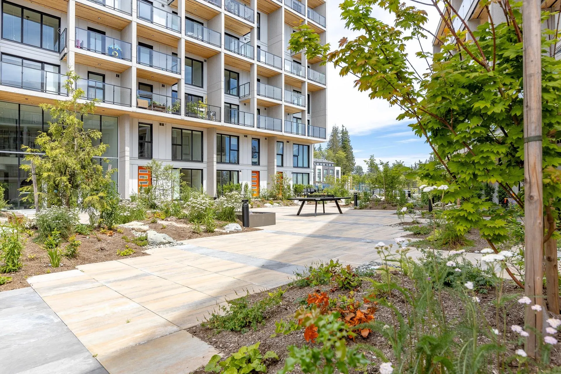 410 9888 University Crescent