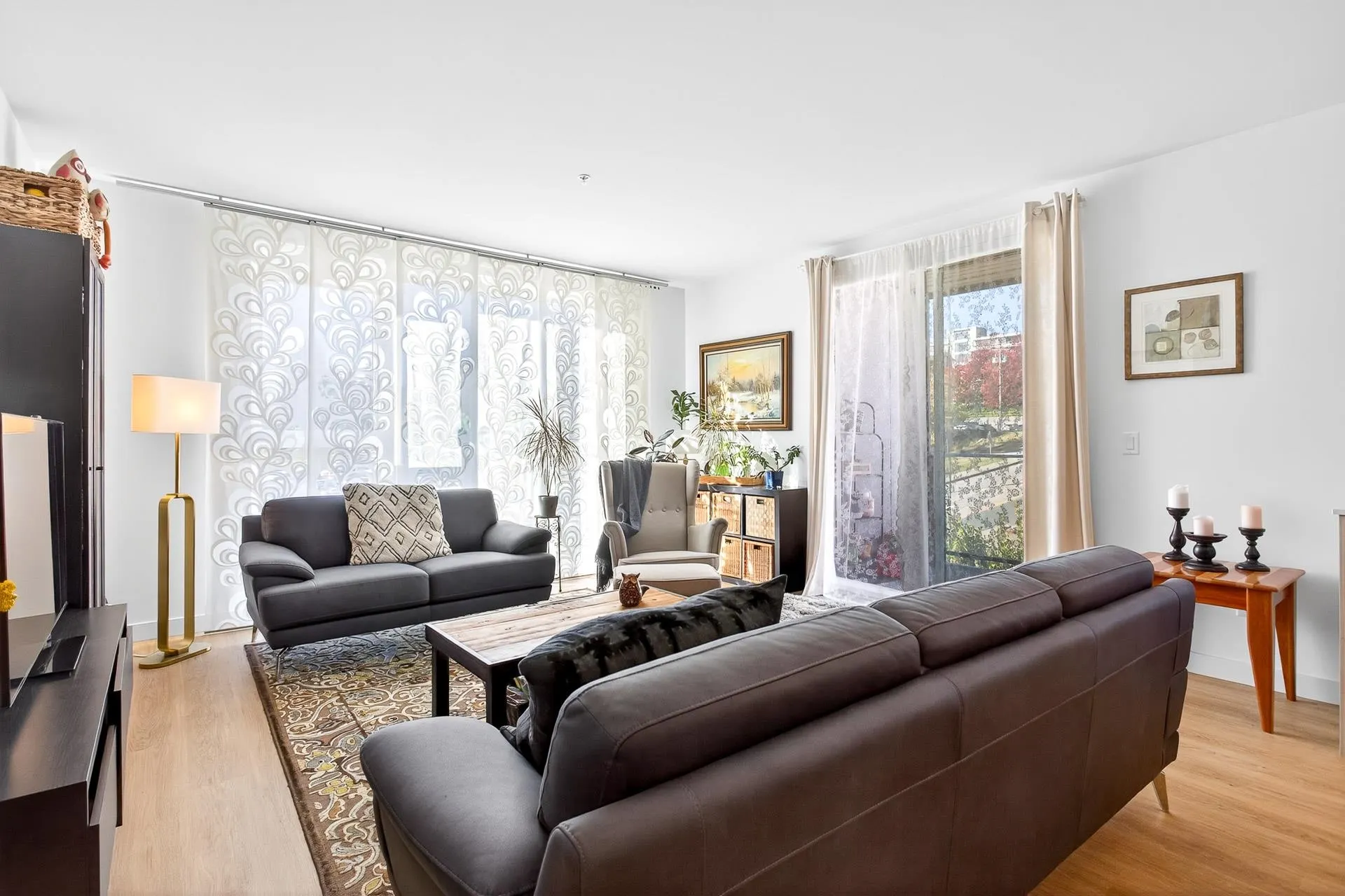 410 9888 University Crescent