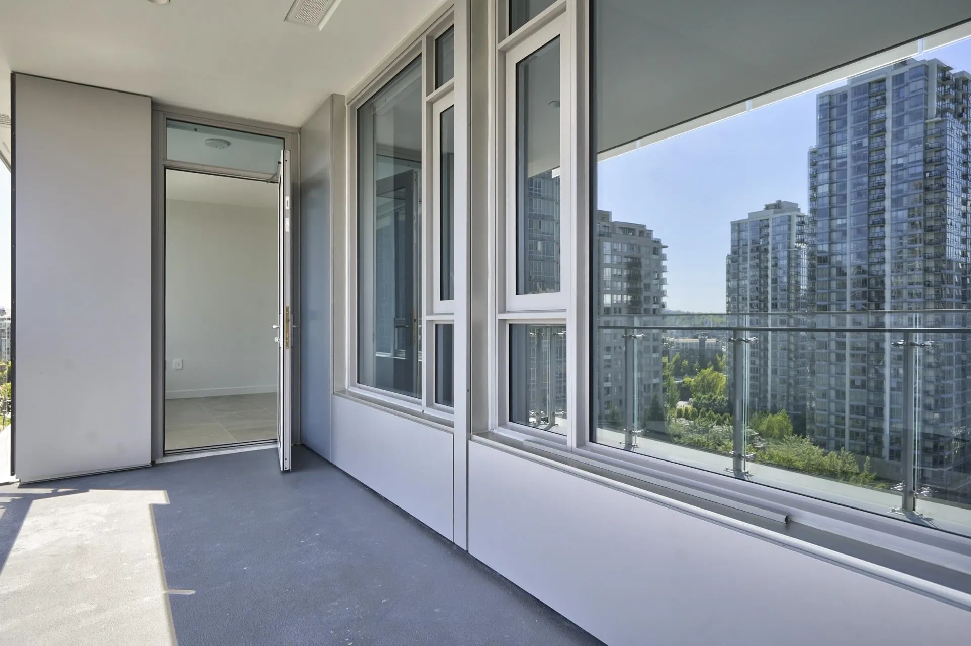 1003 885 Cambie Street