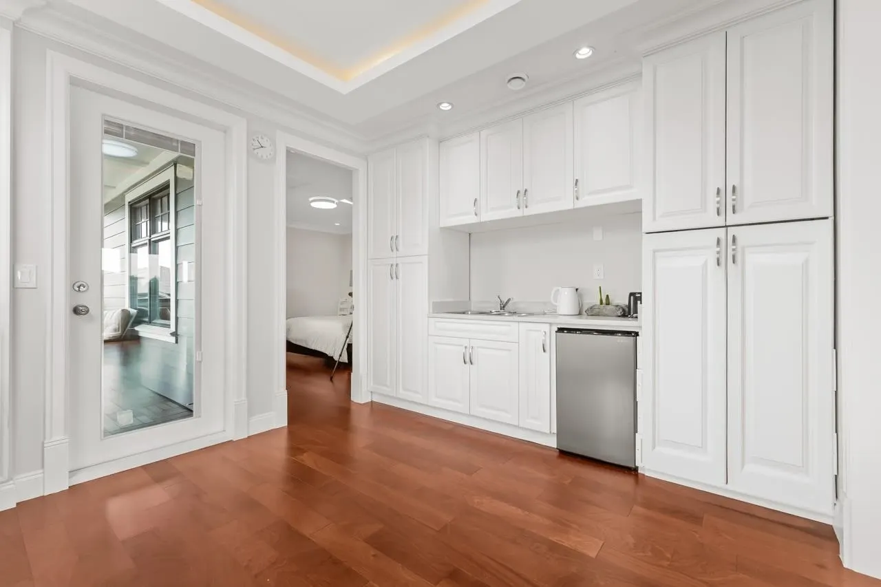 6360 Steele Court