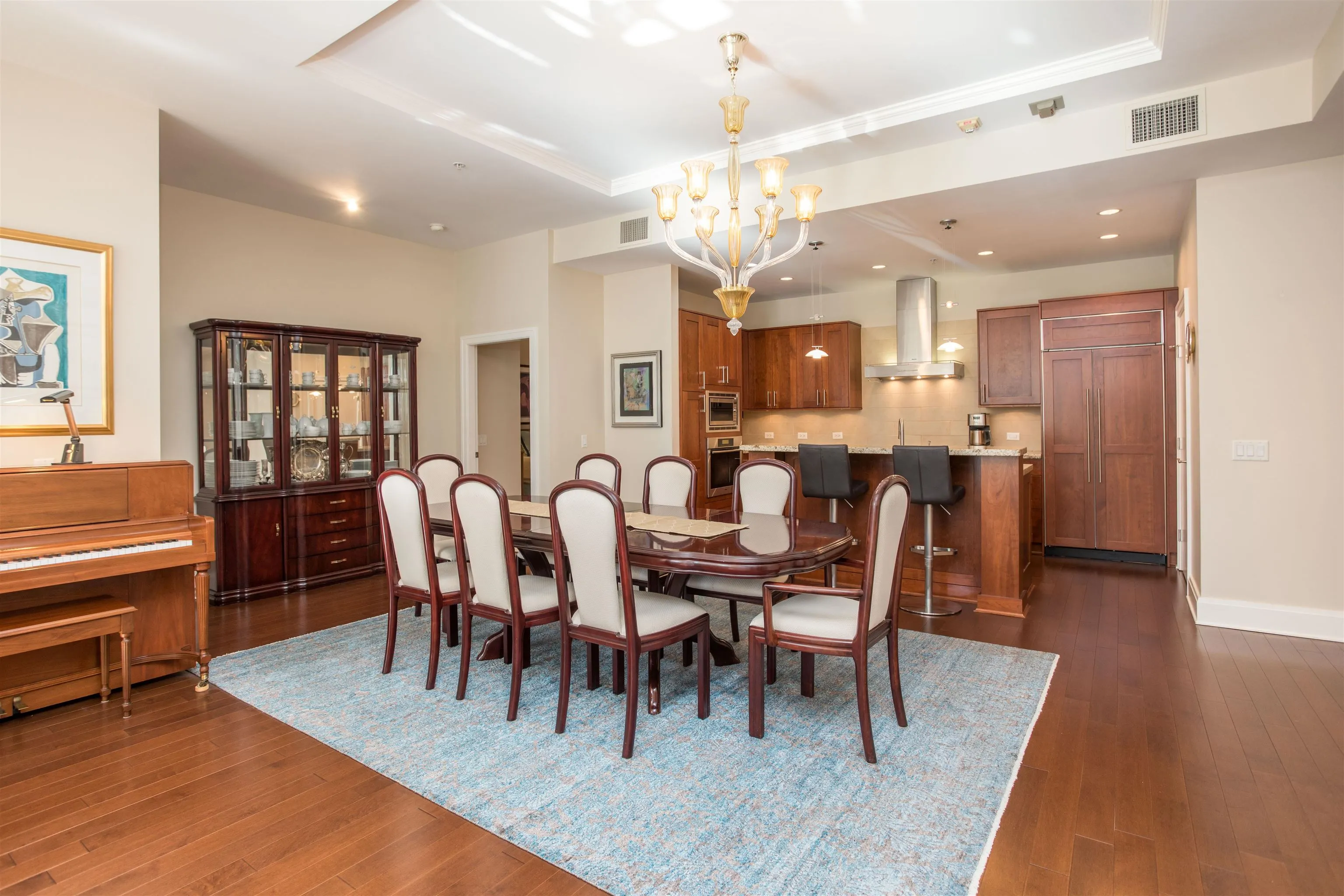 301 605 Clyde Avenue