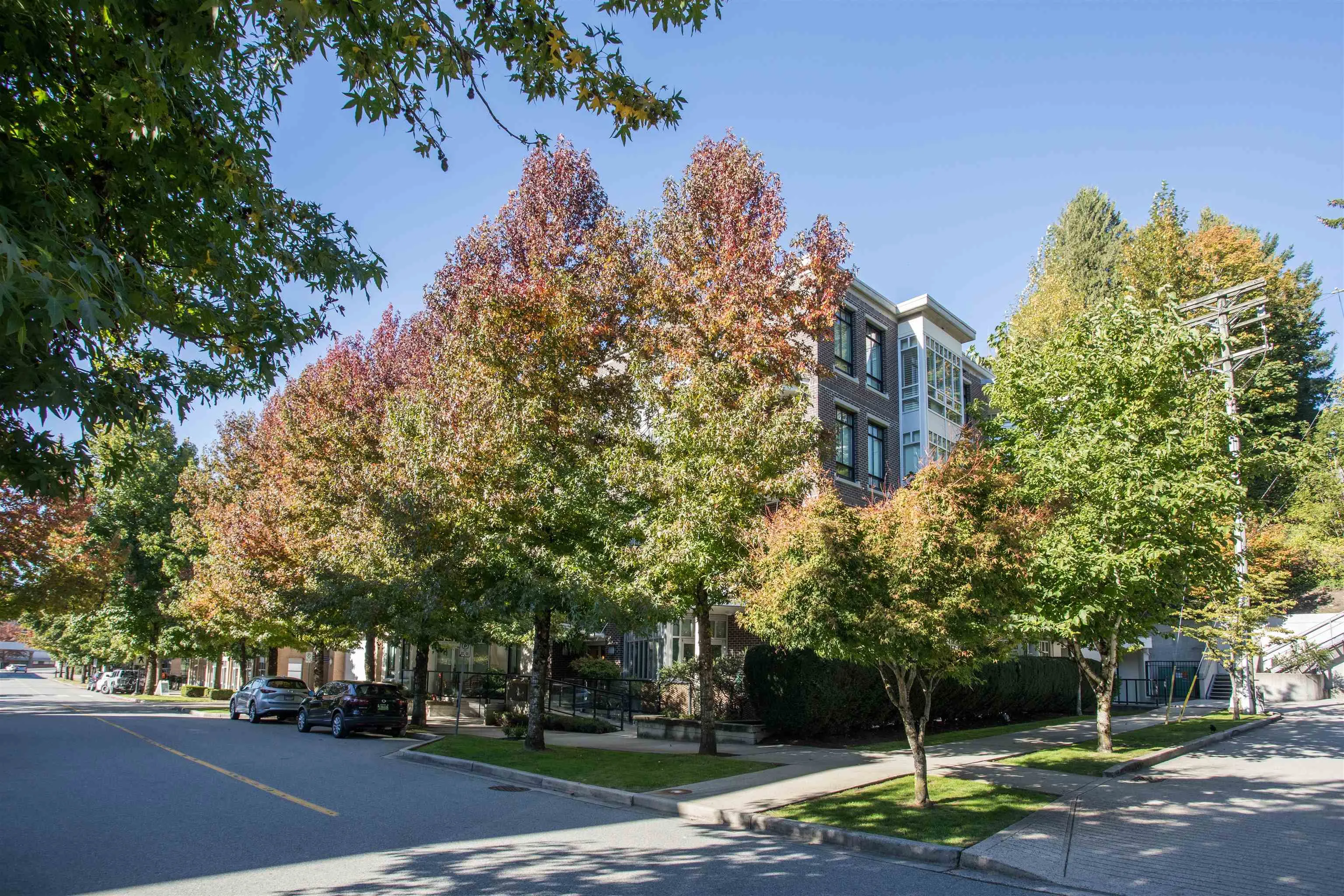 301 605 Clyde Avenue