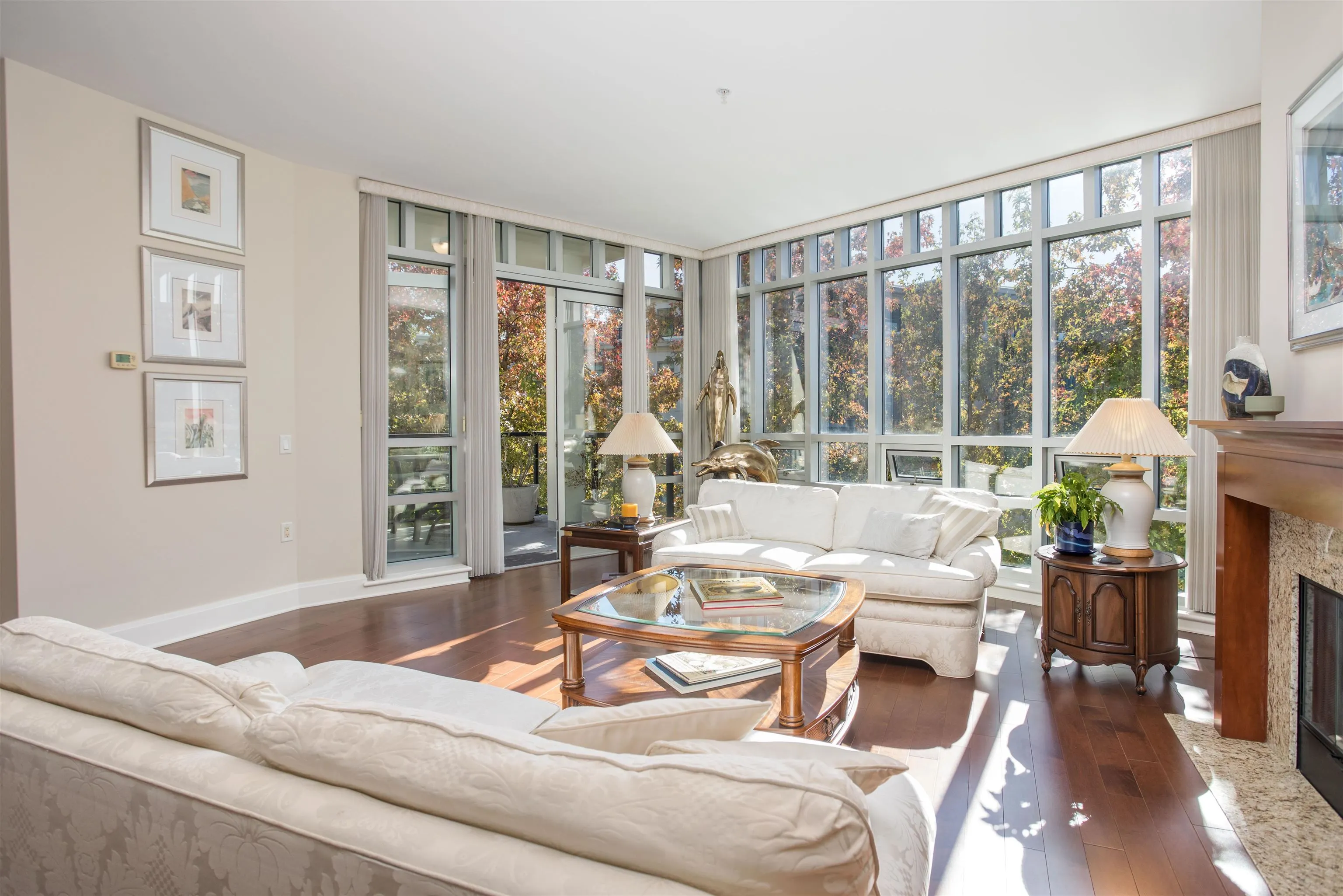 301 605 Clyde Avenue