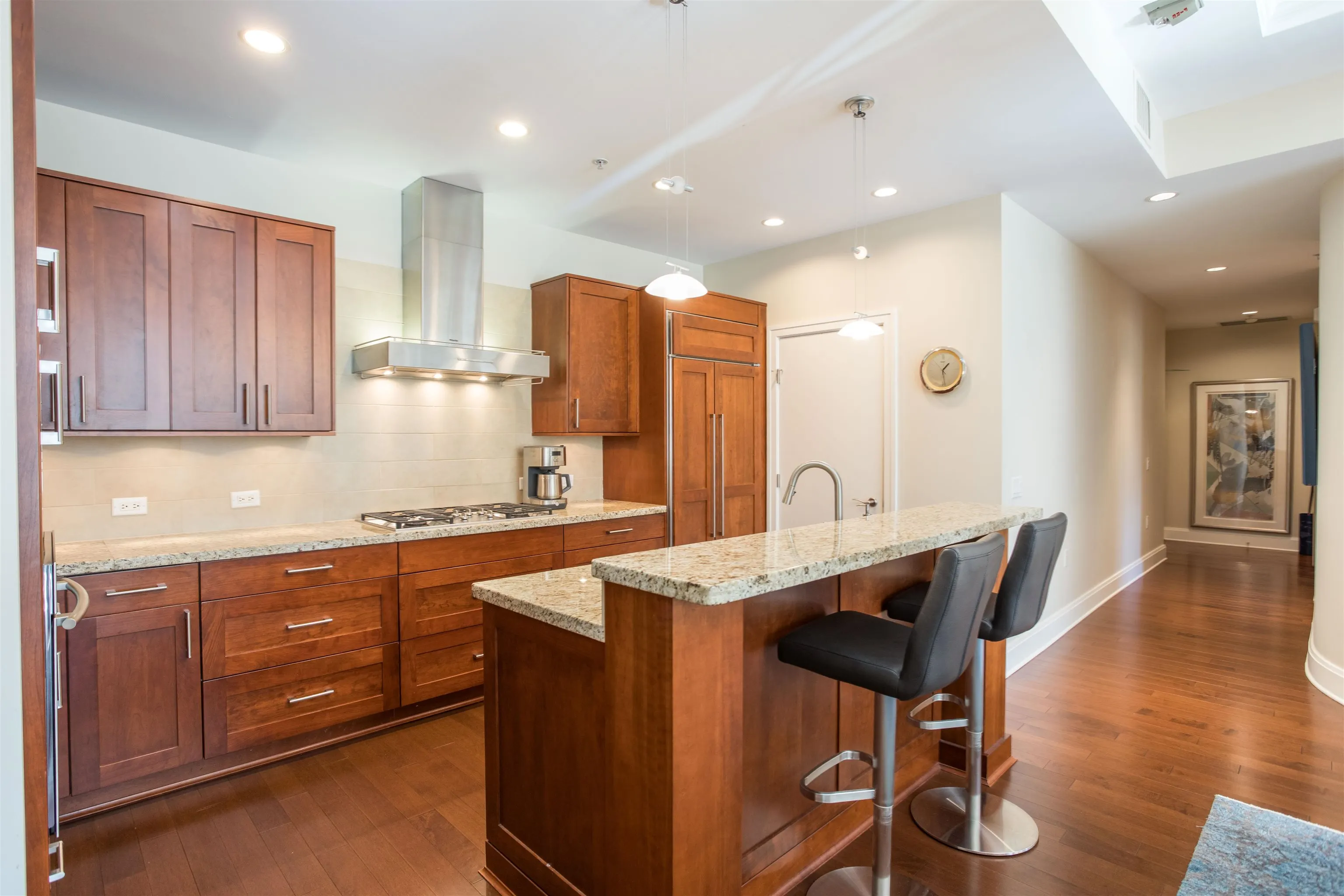 301 605 Clyde Avenue