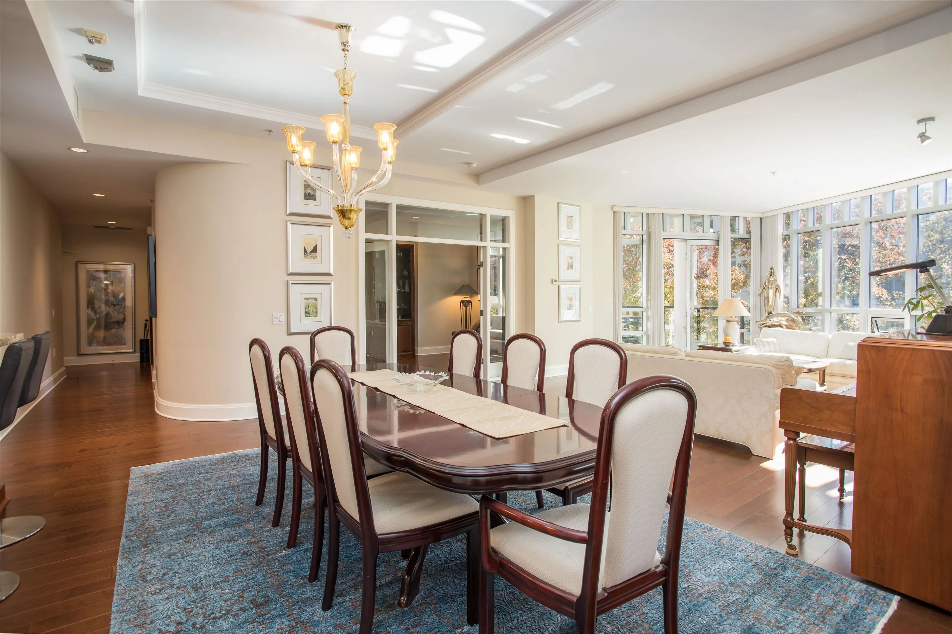 301 605 Clyde Avenue