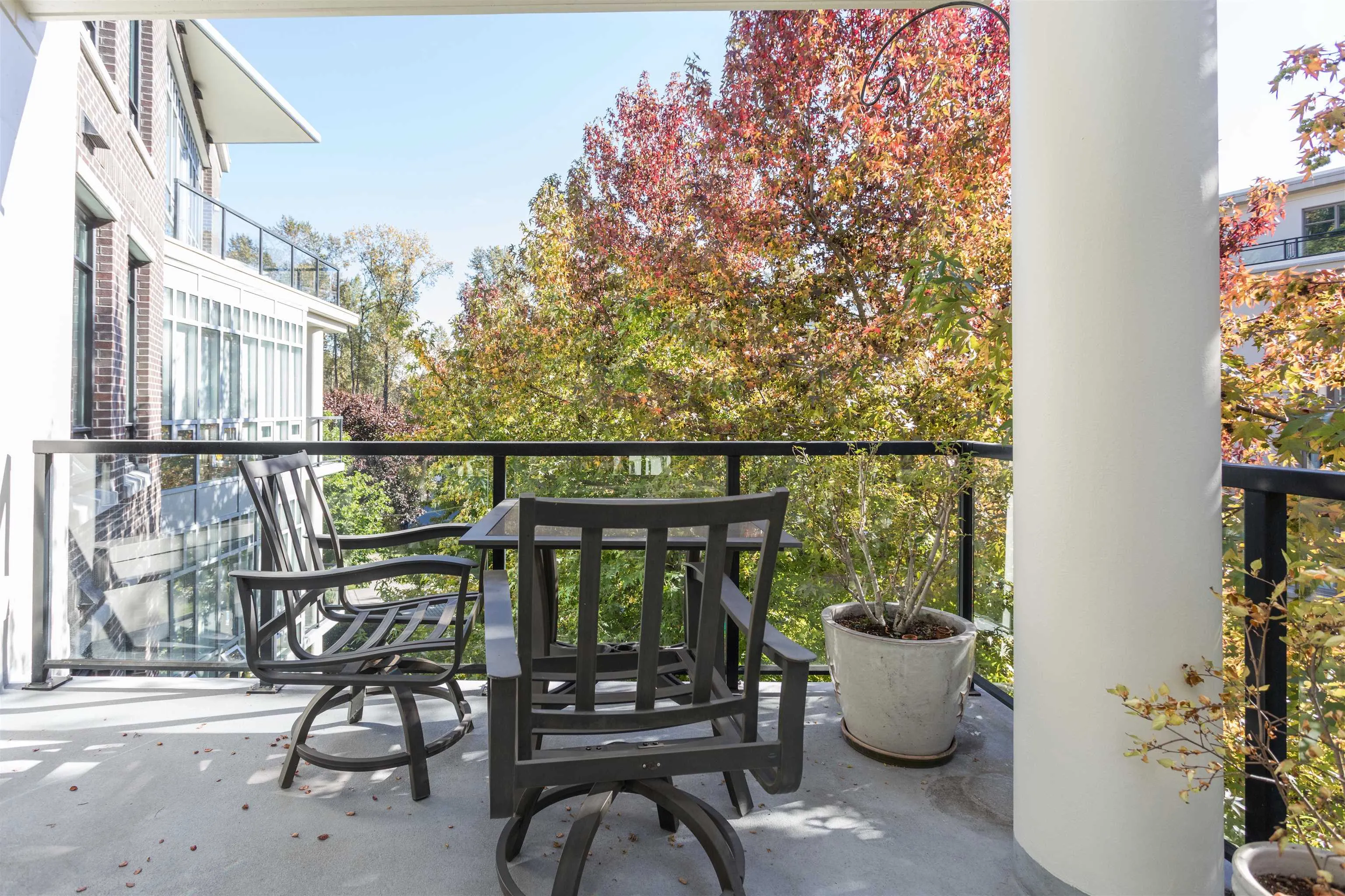 301 605 Clyde Avenue