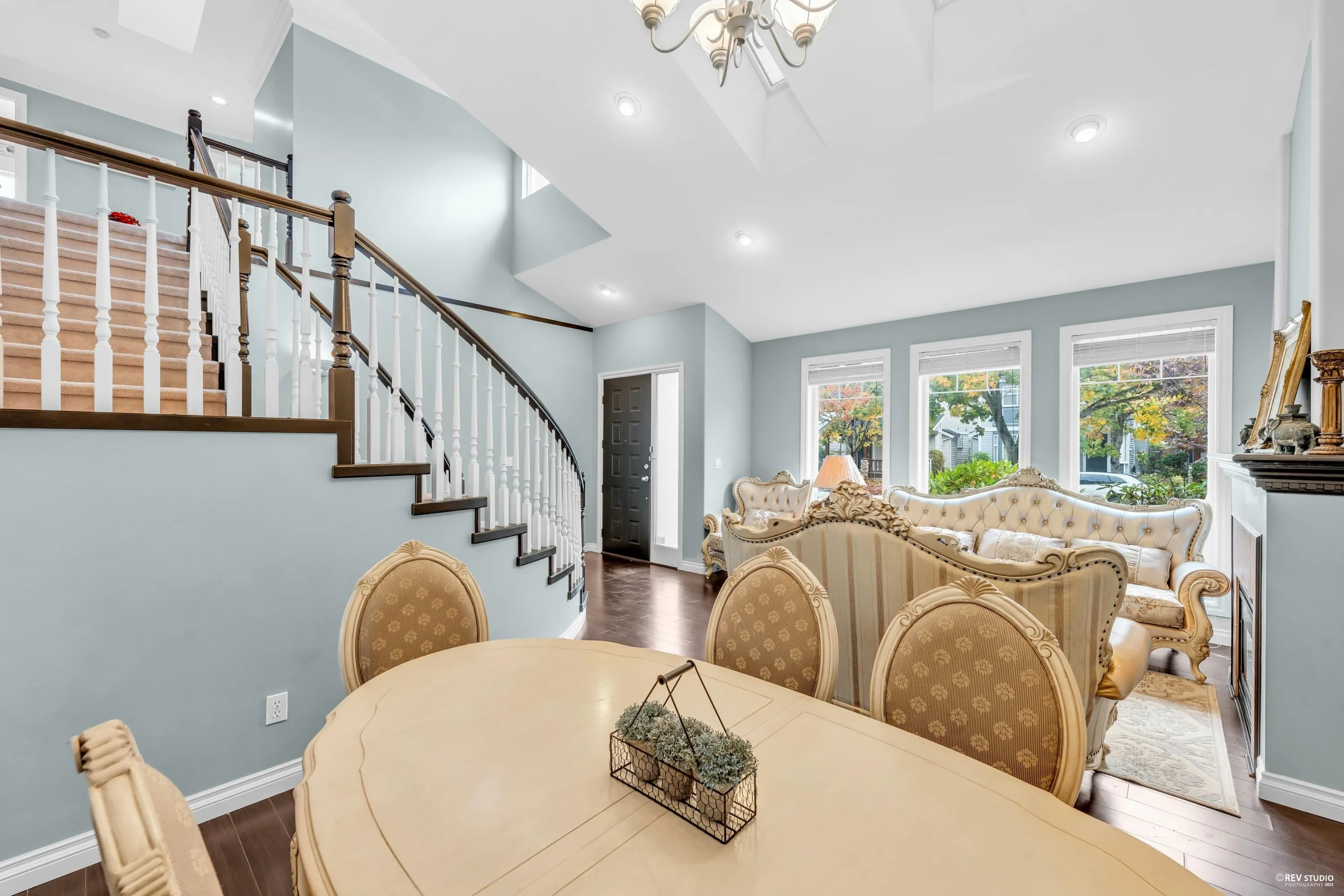 6833 Barnard Drive
