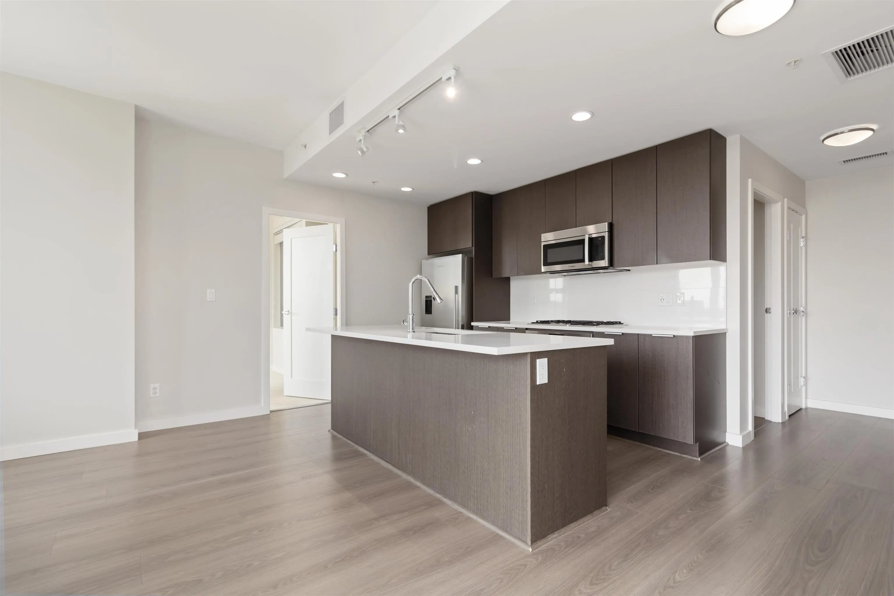 1507 8688 Hazelbridge Way