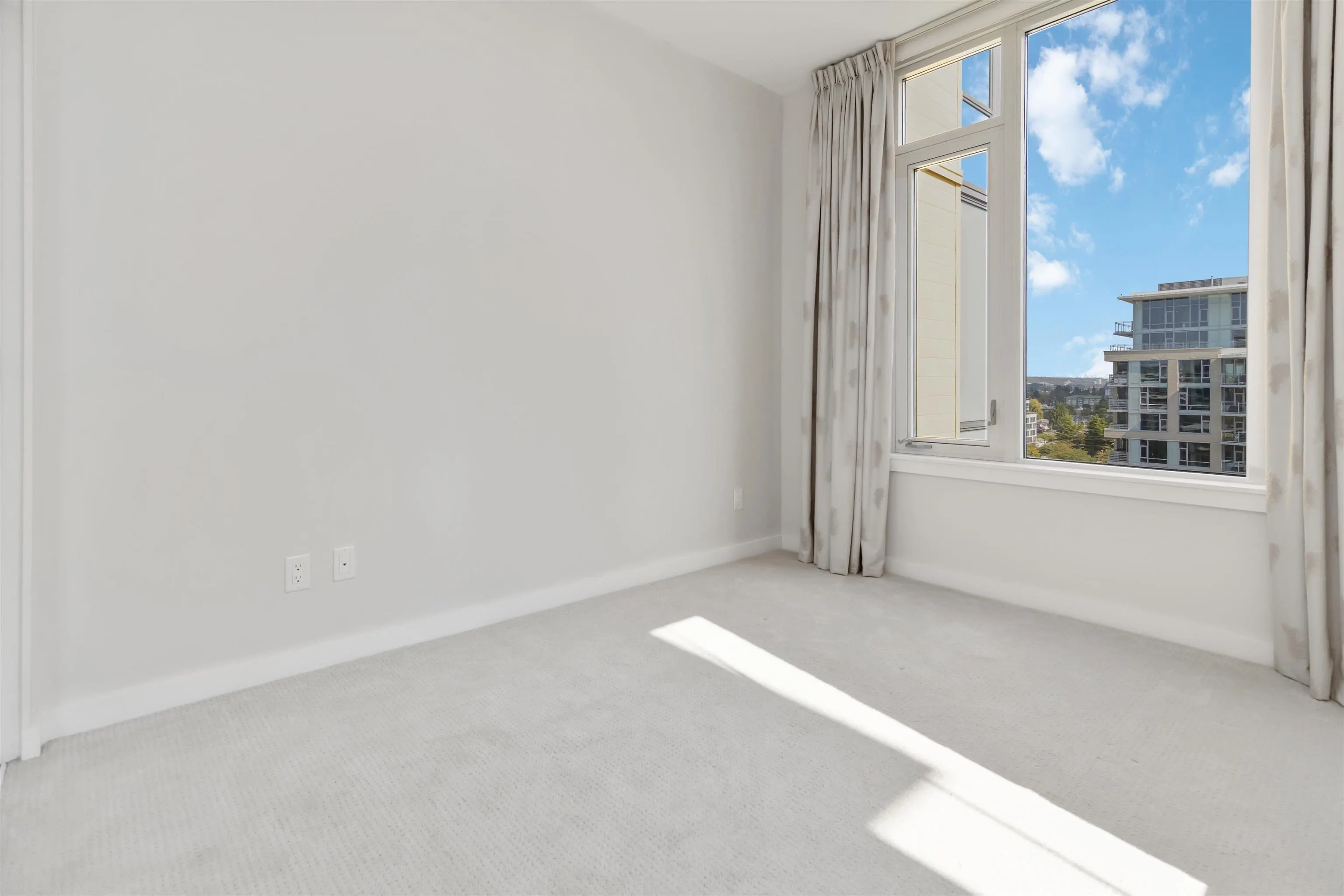 1507 8688 Hazelbridge Way