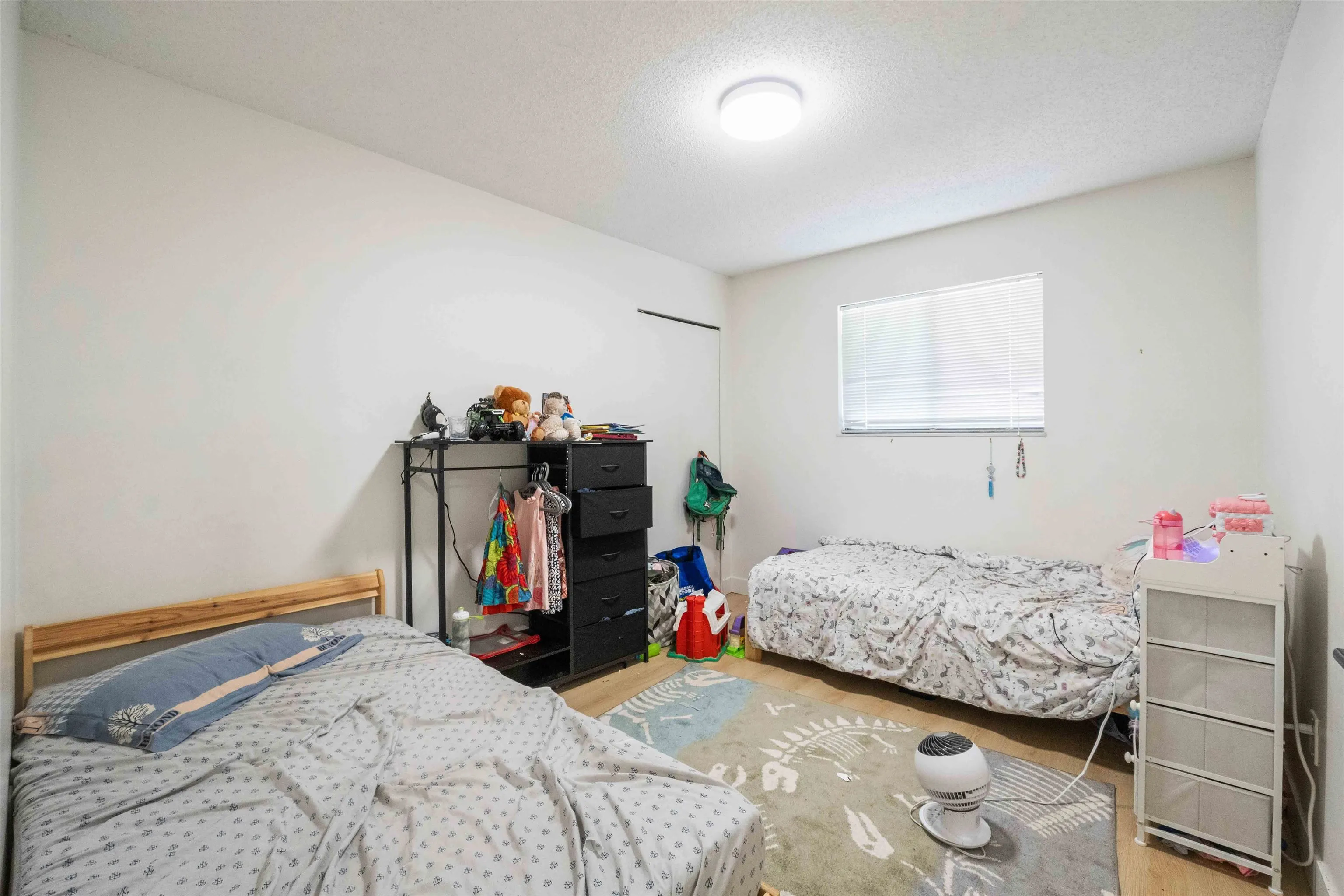 2418 Wayburne Crescent
