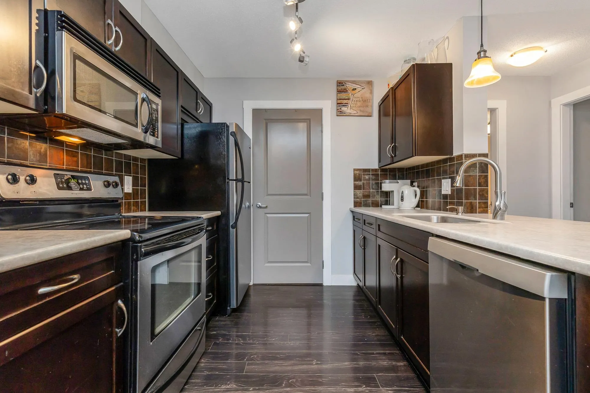 305 2038 Sandalwood Crescent