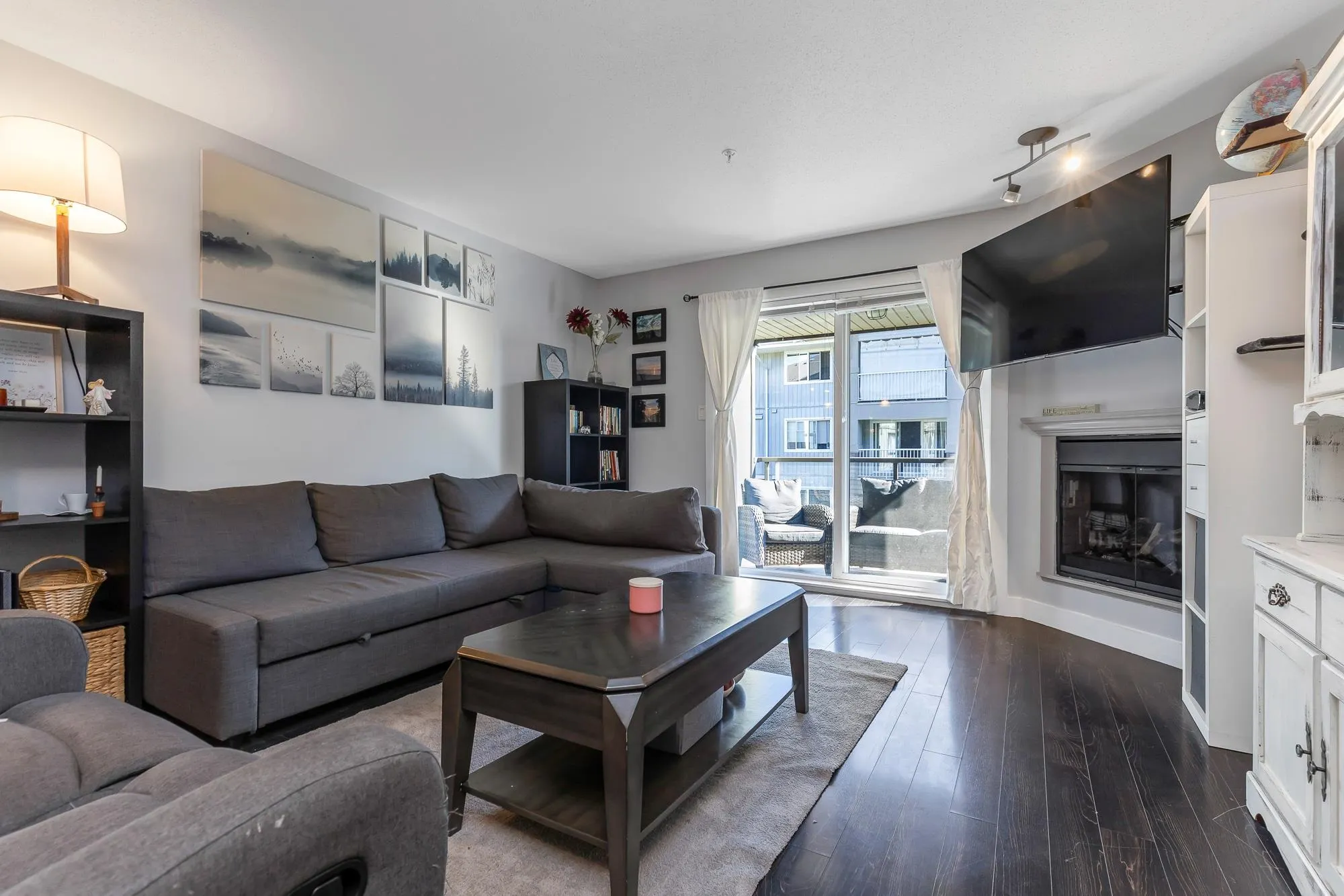 305 2038 Sandalwood Crescent