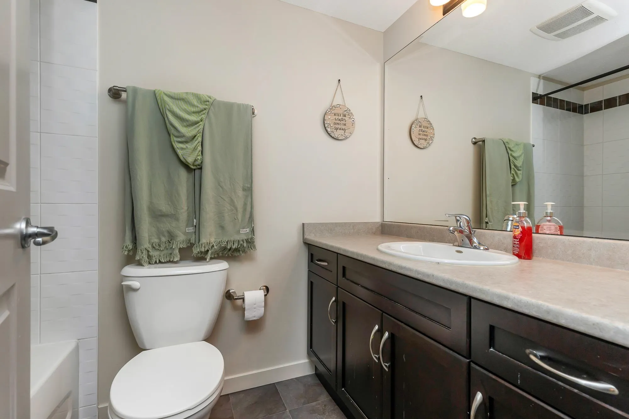 305 2038 Sandalwood Crescent