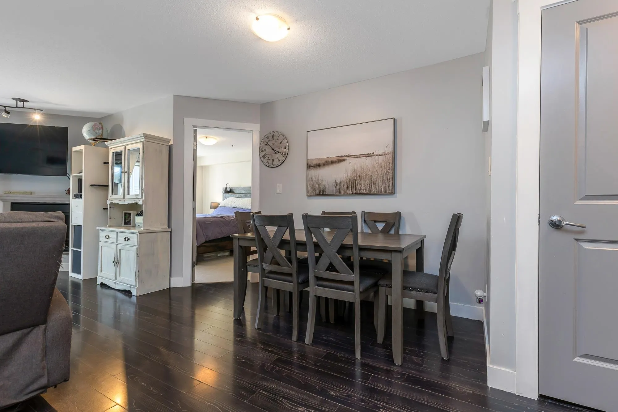 305 2038 Sandalwood Crescent