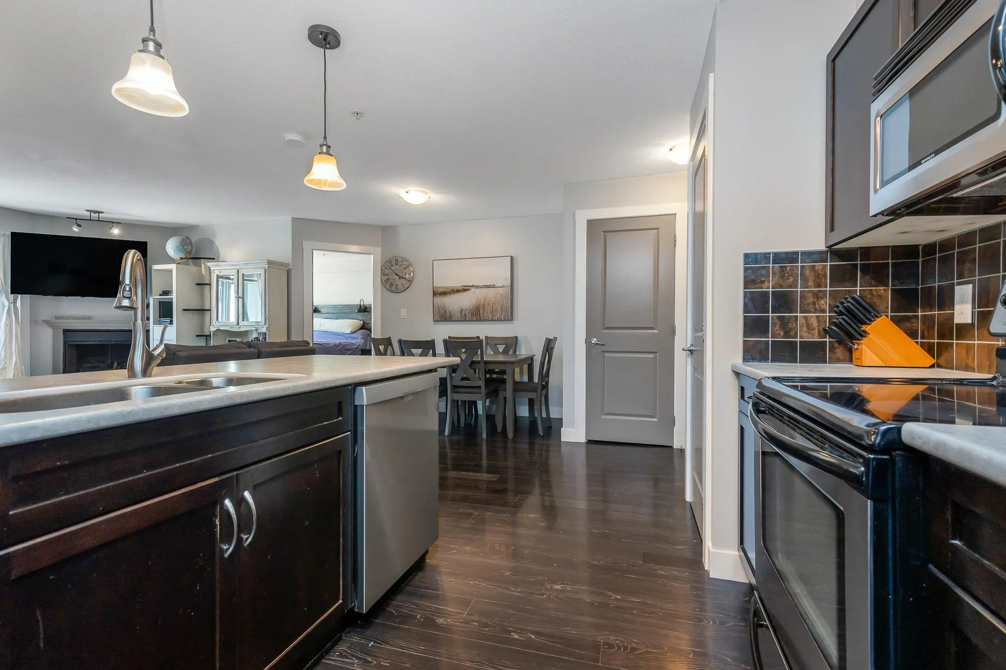 305 2038 Sandalwood Crescent