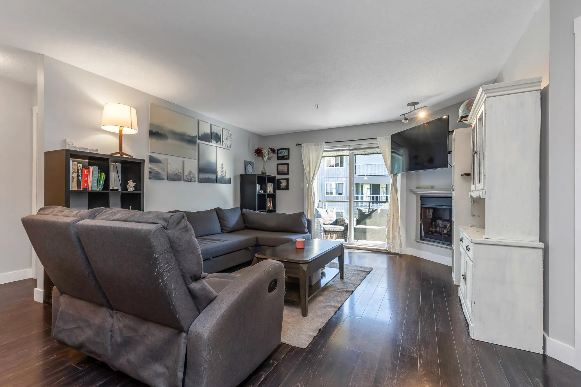 305 2038 Sandalwood Crescent