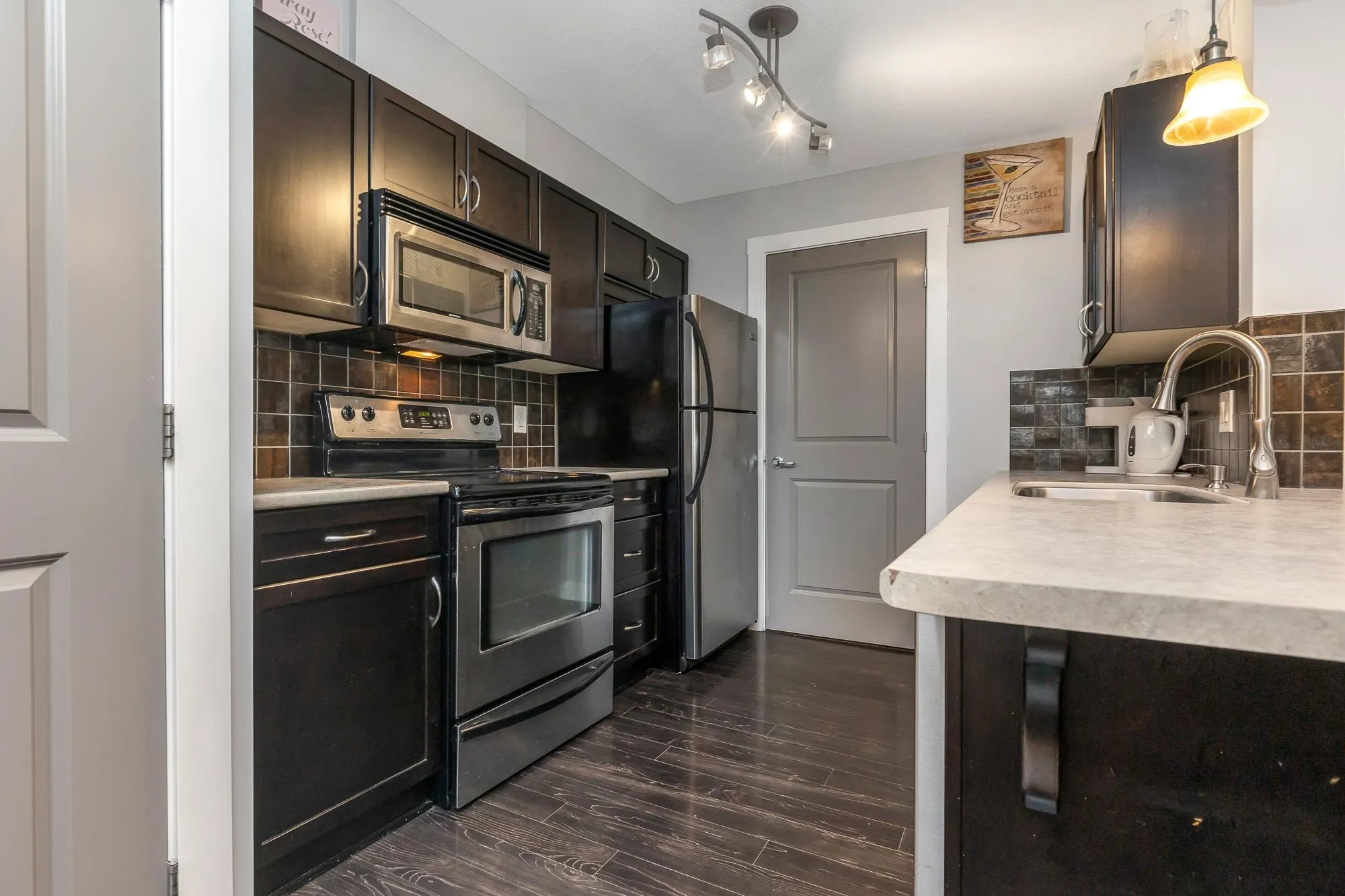 305 2038 Sandalwood Crescent