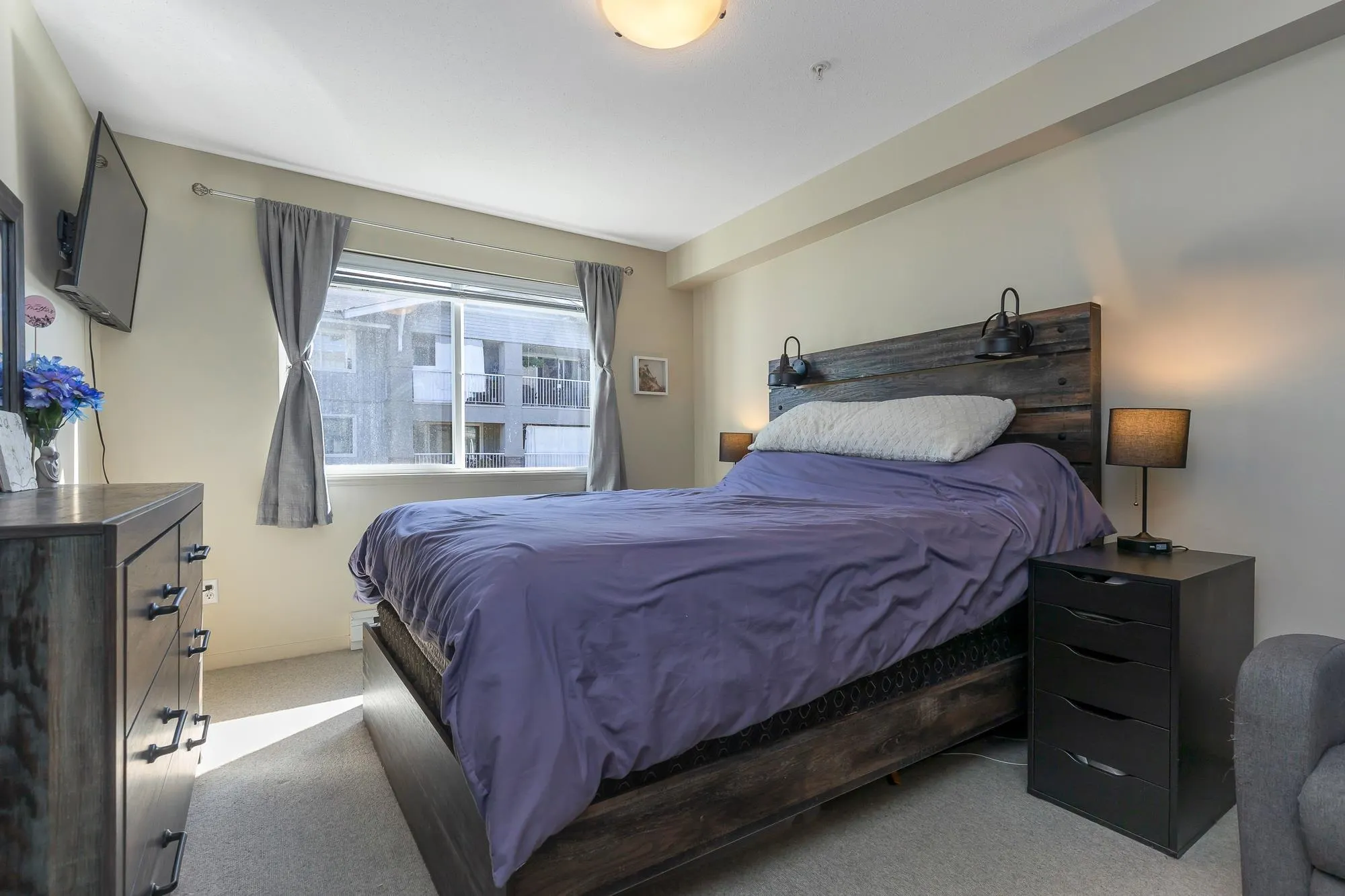 305 2038 Sandalwood Crescent